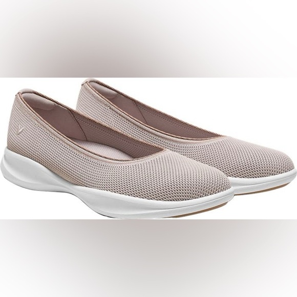 Vivaia Water Repellent Round Toe All-Day Sneaker Flats in Mousy Taupe NWOB - Picture 1 of 11